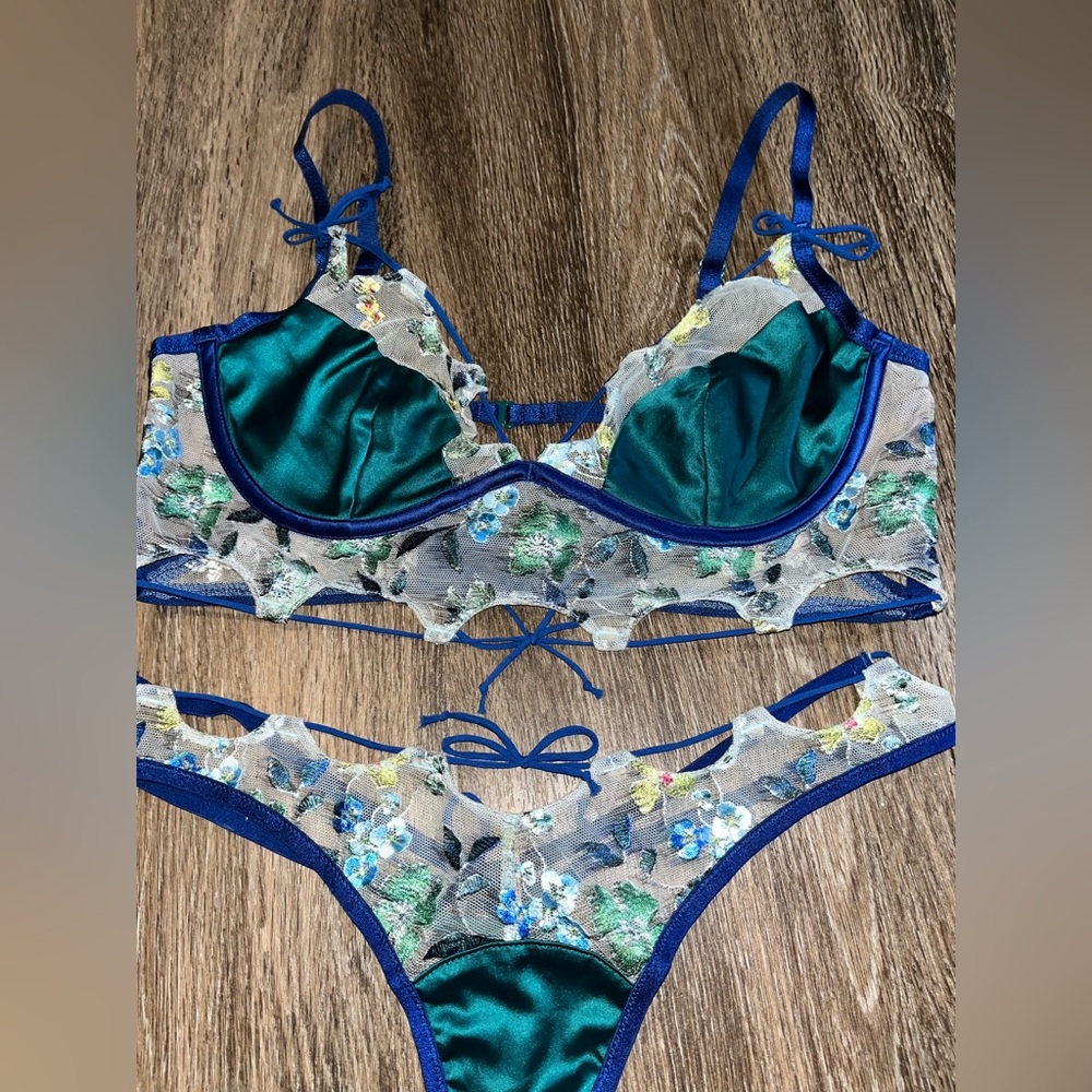 Floral Lace Lingerie Set in Blue and Green